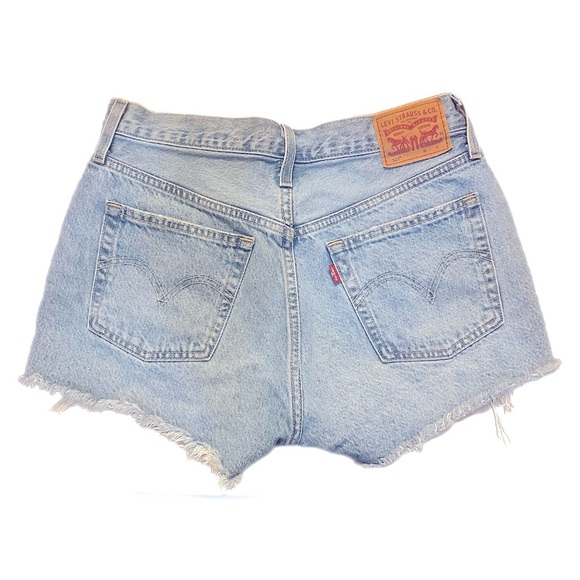 Levi's High Rise Button Fly 501 Cut Off Shorts in Distressed Wash Size 28 - Picture 3 of 7